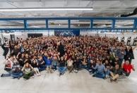 做人形机器人，不是拼人头：马斯克与王兴兴正在改写规则