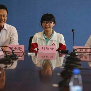 高考状元数据调查：九成没上过补习班三成谈过恋爱